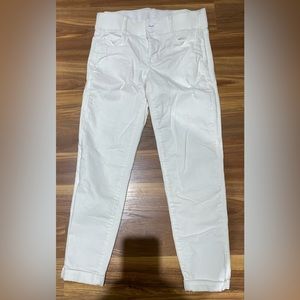 Womens Apt 9 white ankle jeans. Size 4.
